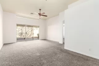 Photo #5: 6819869 Listing