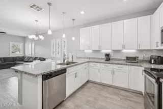 Photo #4: 6819879 Listing 