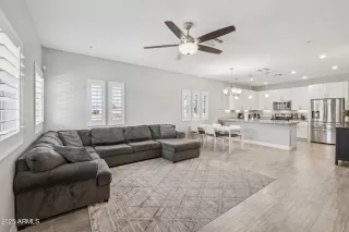 Photo #5: 6819879 Listing 