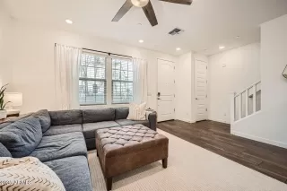 Photo #4: 6819929 Listing 