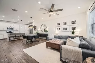 Photo #6: 6819929 Listing 