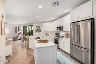 Photo #3: 6819948 Listing