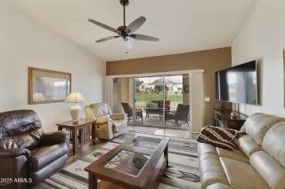 Photo #5: 6819953 Listing 