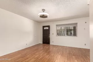 Photo #5: 6819955 Listing 