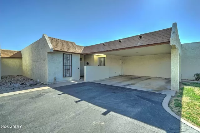 MLS: 6820032 Condo For Sale