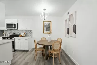 Photo #5: 6820065 Listing 