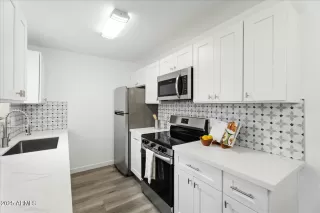 Photo #6: 6820065 Listing 