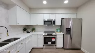 Photo #3: 6820535 Listing