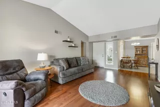 Photo #5: 6820583 Listing 