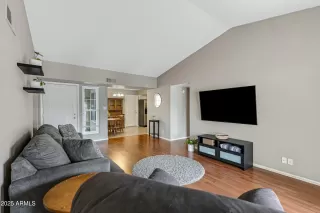 Photo #6: 6820583 Listing 