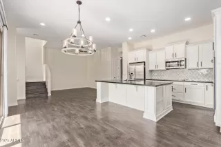 Photo #3: 6820586 Listing 