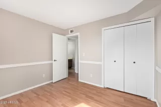 Photo #6: 6820676 Listing