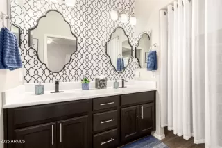 Photo #6: 6820718 Listing 