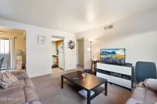 Photo #3: 6821009 Listing