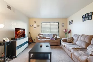 Photo #5: 6821009 Listing