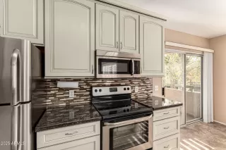 Photo #3: 6821823 Listing 