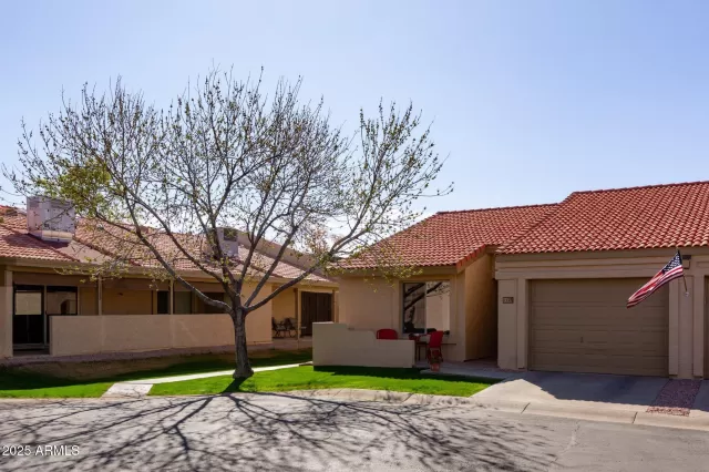 MLS: 6821834 Condo For Sale