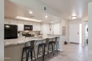 Photo #4: 6821834 Listing