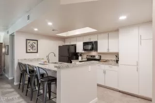 Photo #6: 6821834 Listing