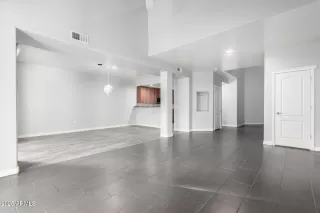 Photo #6: 6821839 Listing