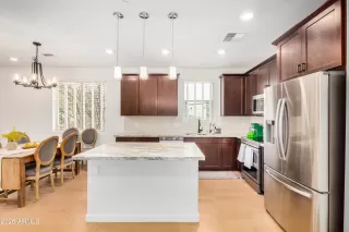 Photo #5: 6821898 Listing 