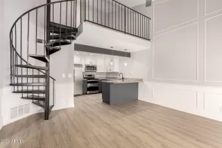 Photo #3: 6821944 Listing