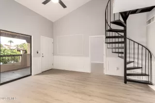 Photo #5: 6821944 Listing