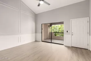 Photo #6: 6821944 Listing