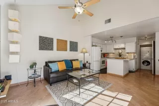 Photo #3: 6822005 Listing