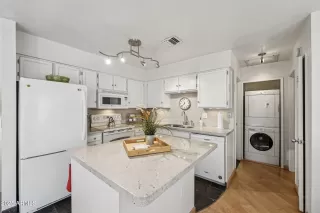 Photo #6: 6822005 Listing