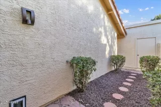 Photo #3: 6822301 Listing