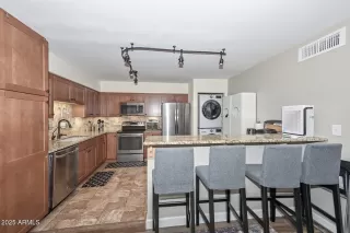 Photo #3: 6822534 Listing 