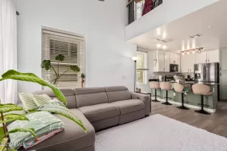 Photo #5: 6822638 Listing 