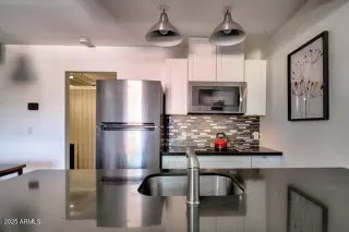 Photo #6: 6822751 Listing