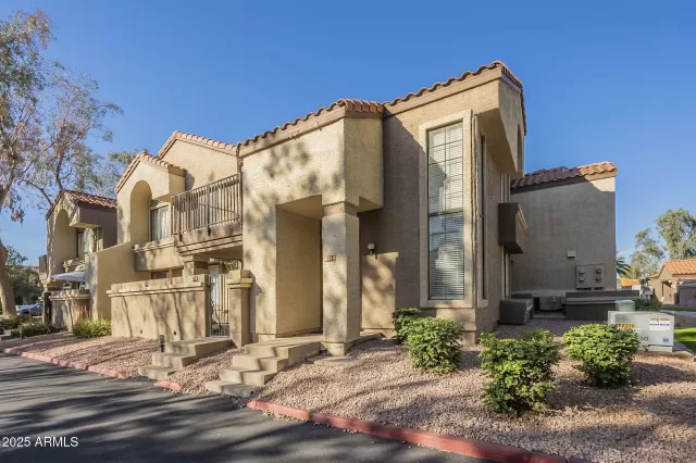 MLS: 6823005 Condo For Sale