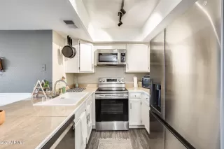 Photo #6: 6823020 Listing 