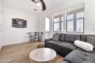 Photo #6: 6823116 Listing