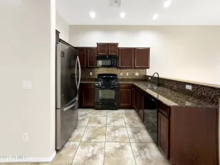 Photo #5: 6823182 Listing 