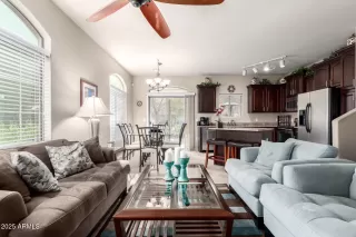 Photo #6: 6823401 Listing 