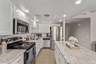 Photo #5: 6823539 Listing