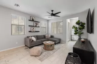 Photo #3: 6823583 Listing 