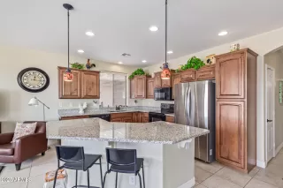 Photo #2: 6823730 Listing