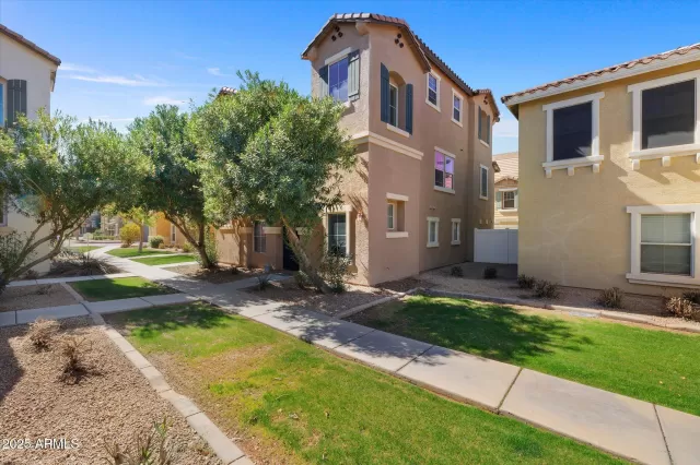 MLS: 6824002 Condo For Sale