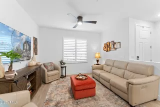 Photo #6: 6824154 Listing