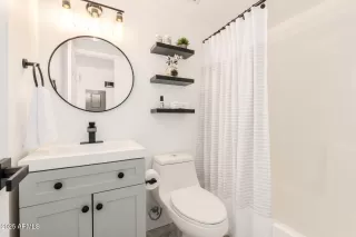 Photo #1: 6824419 Listing 