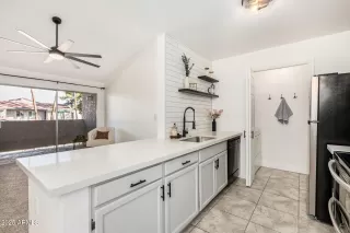 Photo #2: 6824419 Listing 