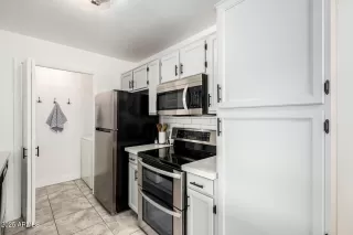 Photo #5: 6824419 Listing 