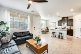 Photo #6: 6824437 Listing 