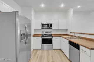 Photo #6: 6824654 Listing