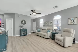 Photo #4: 6824820 Listing